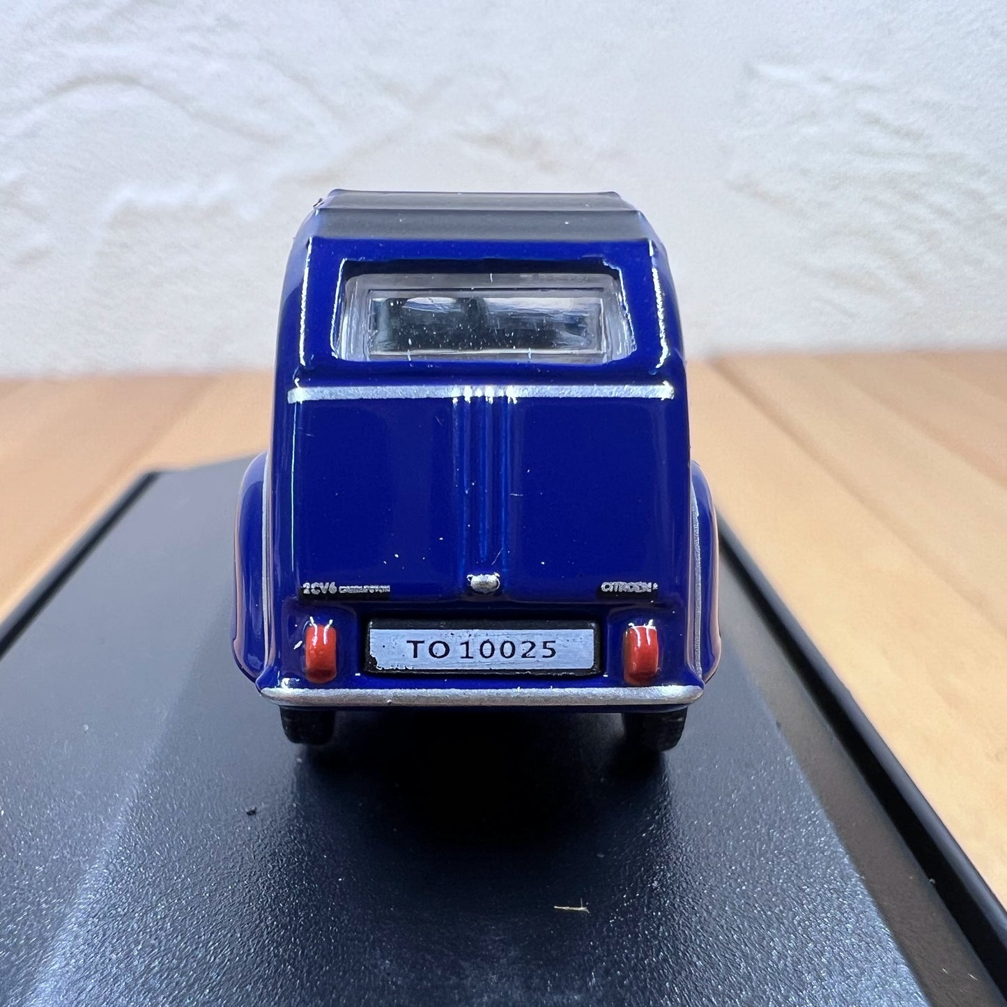 1/76 Scale Citroën 2CV6 Diecast Model Car