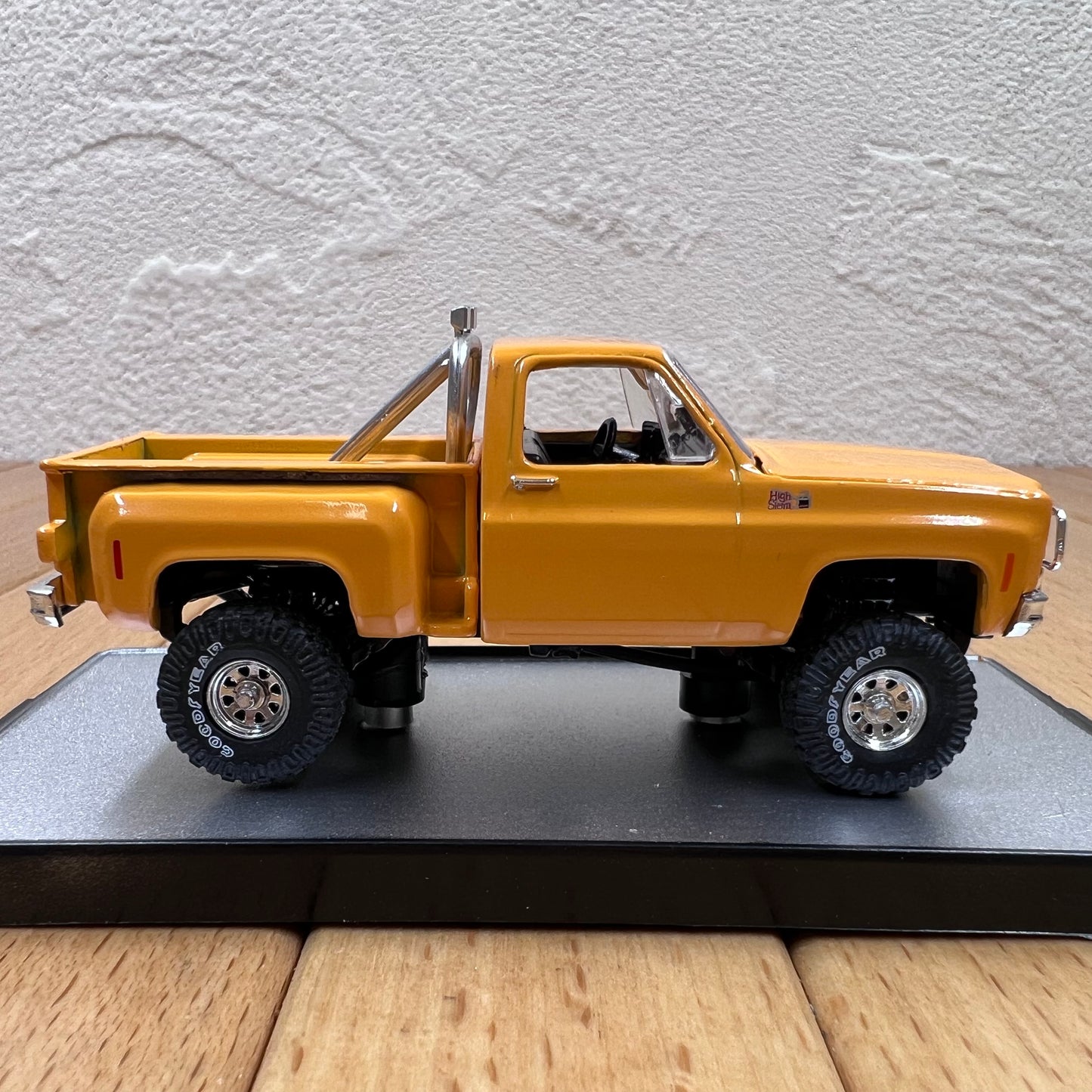 1/64 Scale 1976 GMC High Sierra 15 Pickup Truck Diecast Model