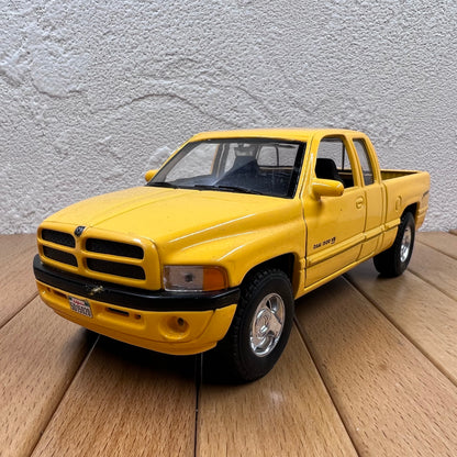 1/24 Scale Ram 1500 Pickup Truck Diecast Model