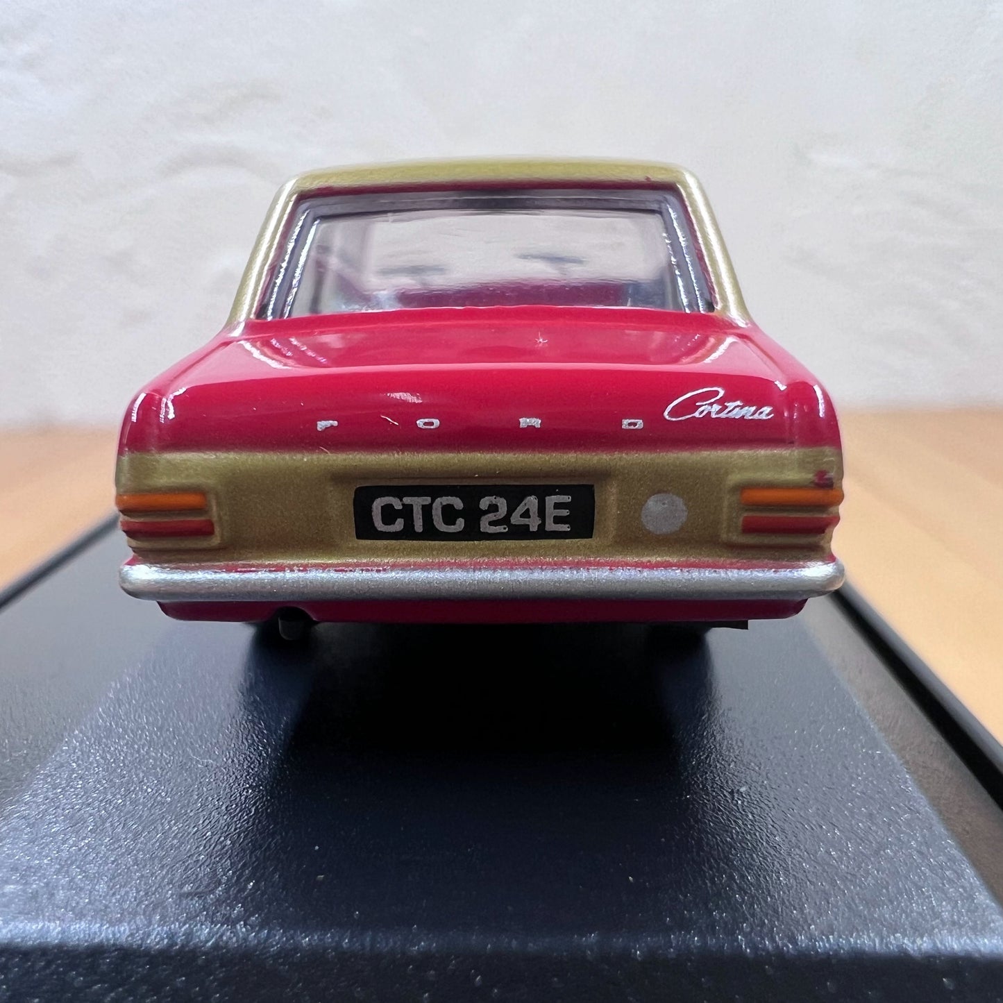 1/76 Scale Ford Cortina Diecast Model Car