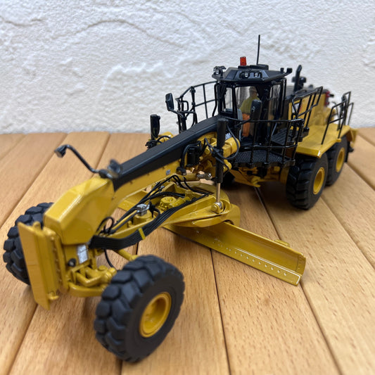 1/50 Scale Caterpillar 18M3 Motorgrader Diecast Model