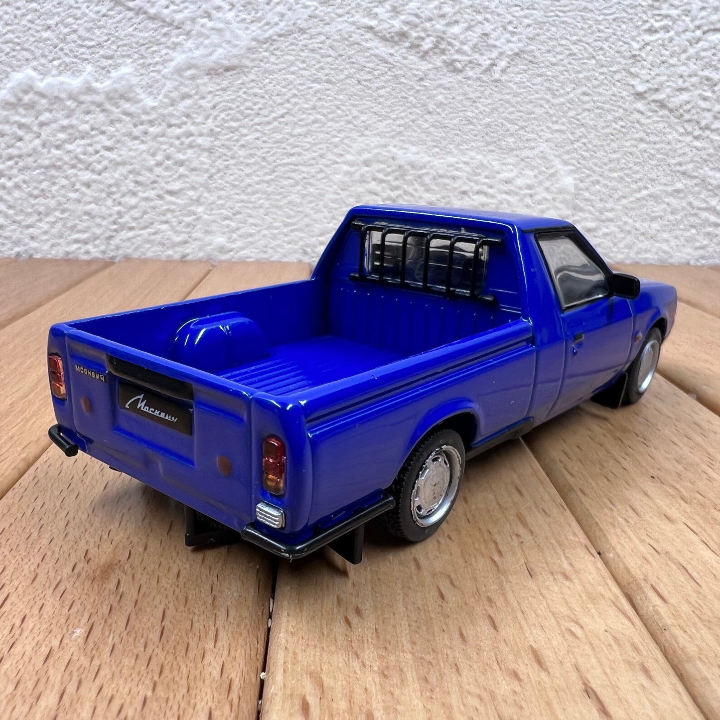 1/43 Scale Moskvitch 2335 Pickup Truck Diecast Model