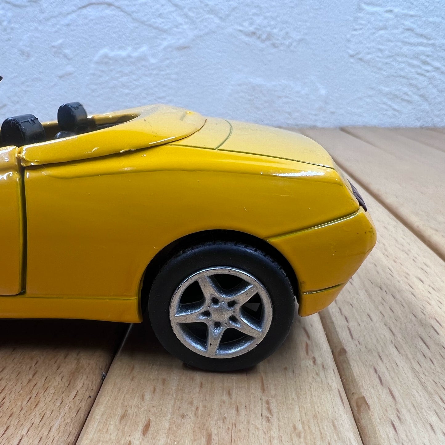 1/32 Scale 2003 Alfa Romeo Spider Roadster Diecast Model Car