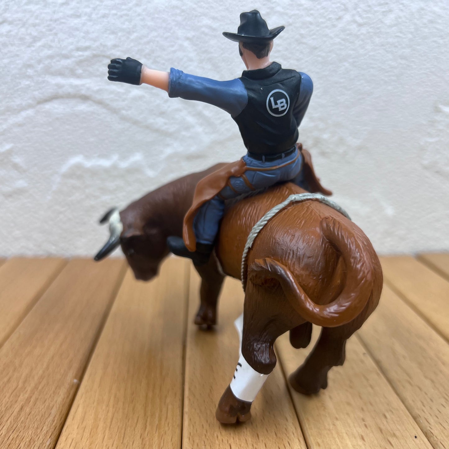 1/16 Scale Bucking Bull & Rider Rodeo Cowboy Toy Figurines