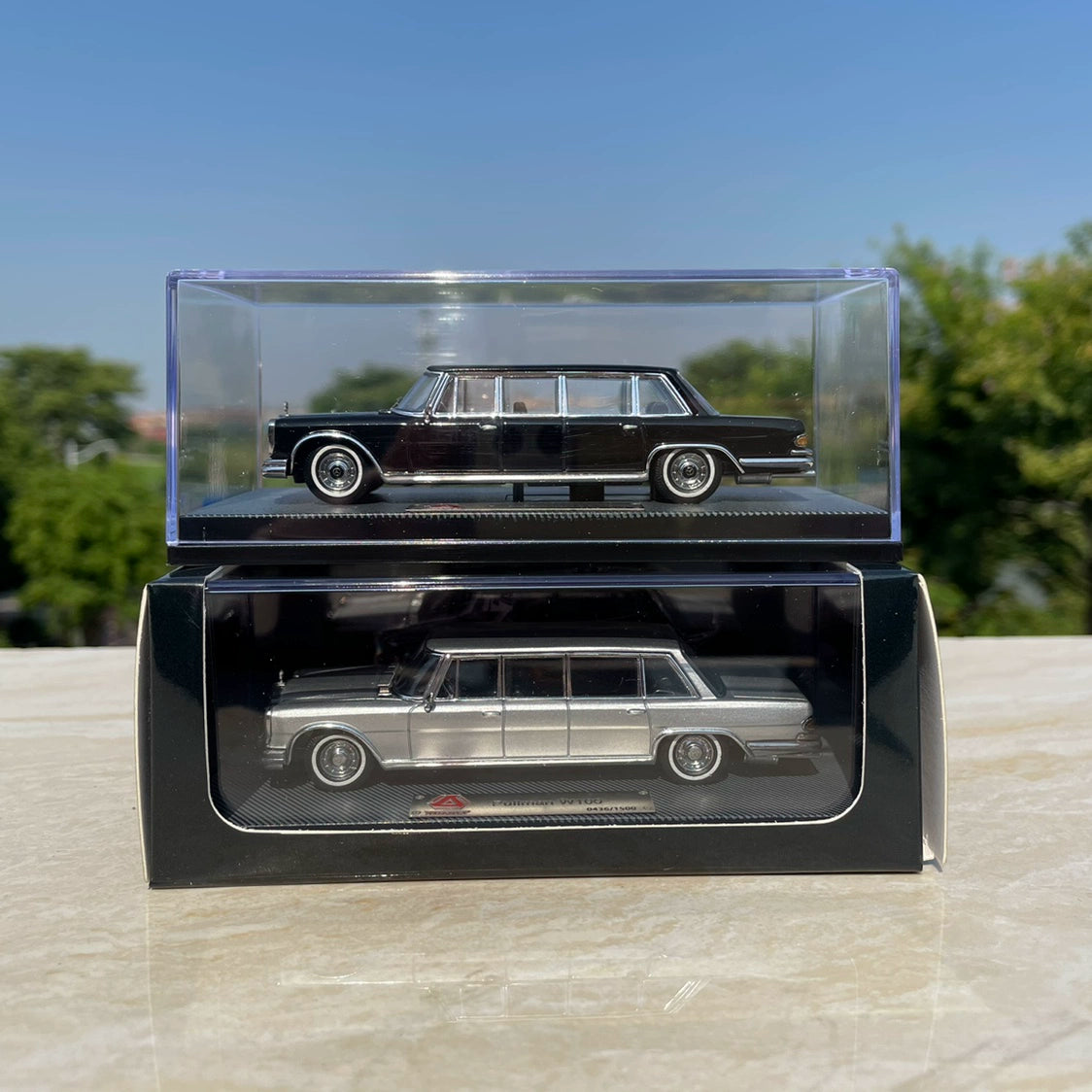 1/64 Scale Mercedes-Benz 600 W100 Pullman Limousine Diecast Model