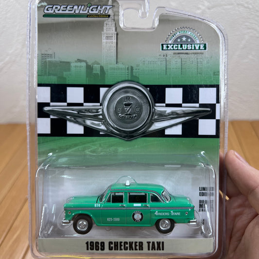 1/64 Scale 1969 Checker Taxi Diecast Model Car