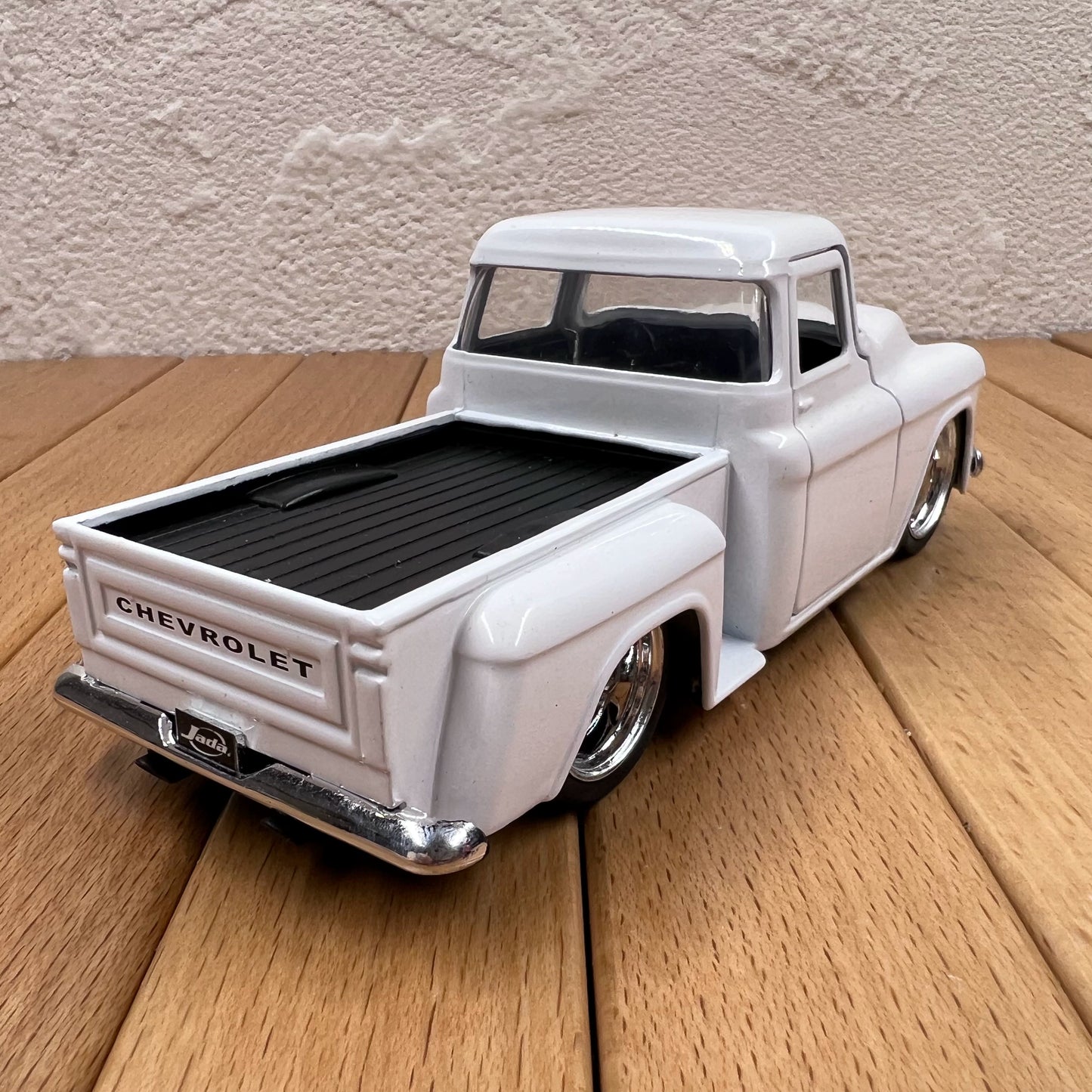 1/32 Scale 1955 Chevrolet Stepside Pickup Diecast Model Truck