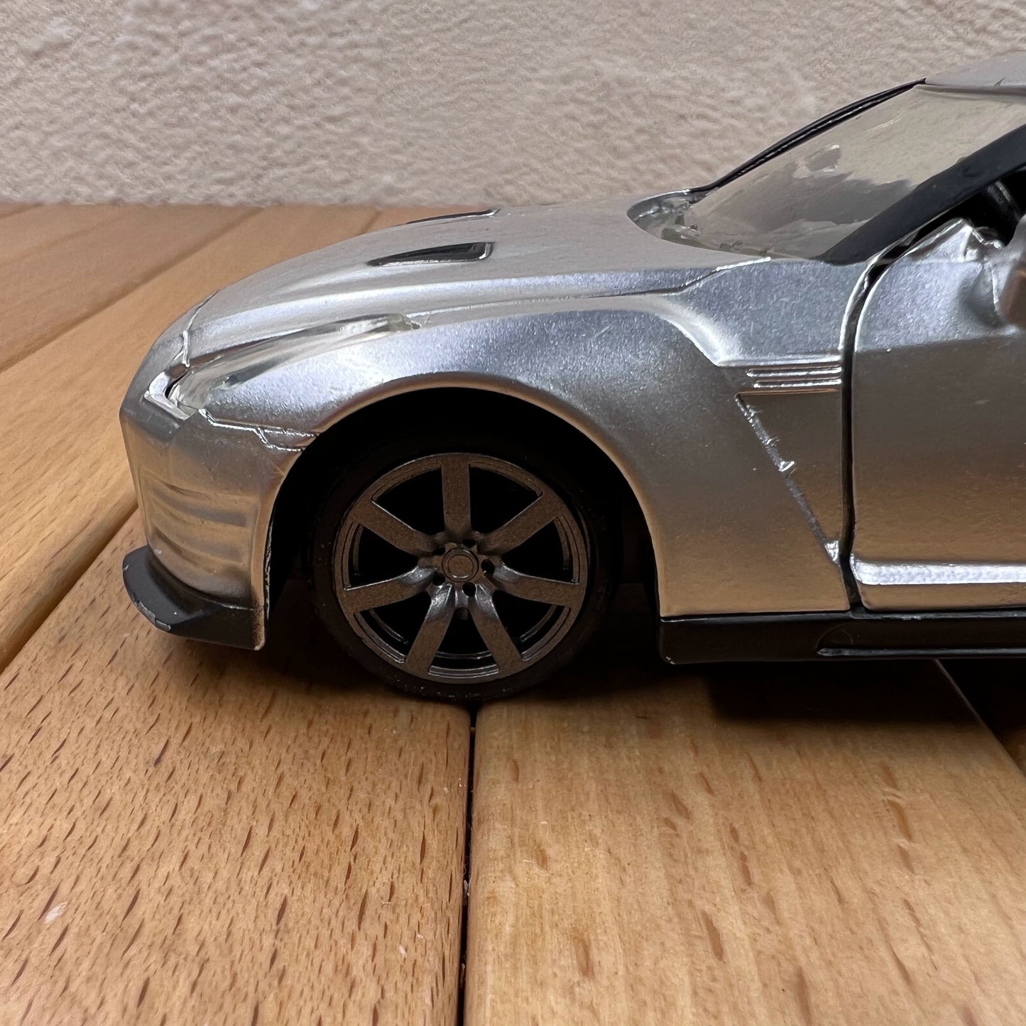 1/32 Scale 2009 Nissan GT-R Diecast Model Car