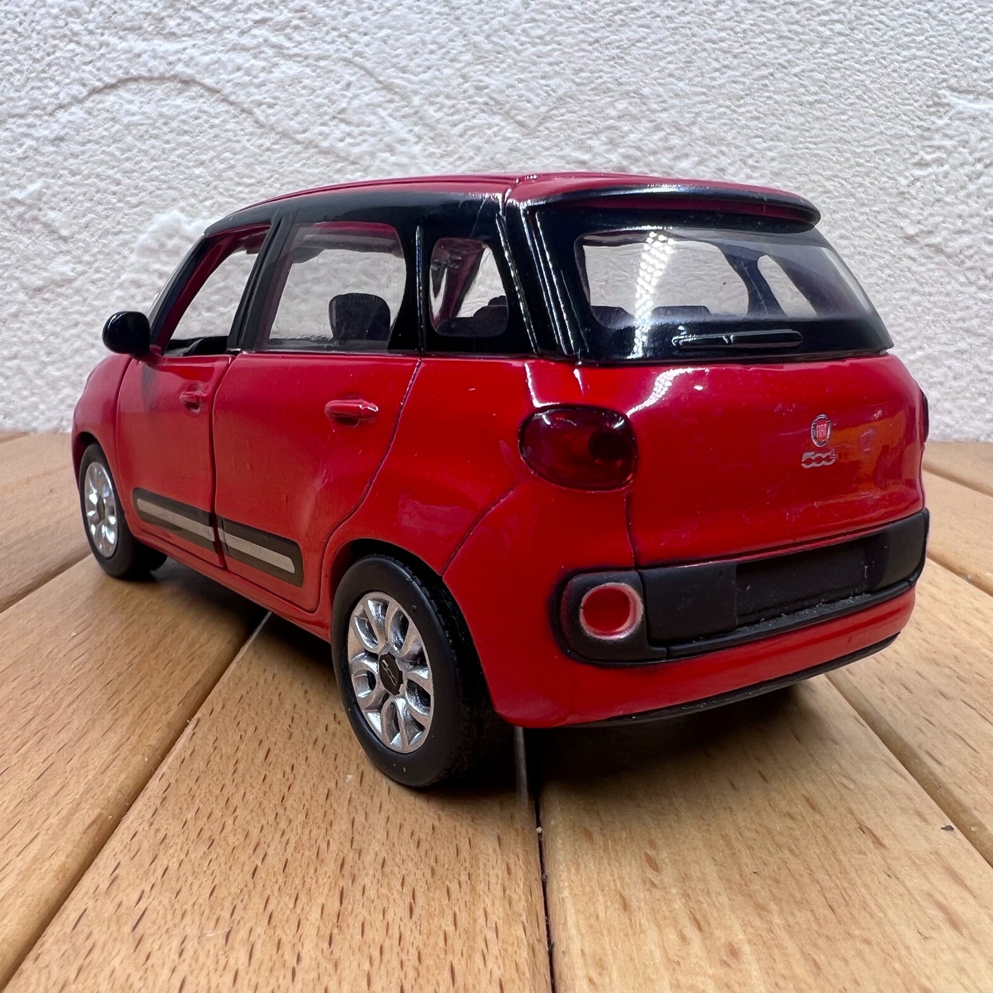 1/32 Scale 2013 Fiat 500L MPV Diecast Model Car