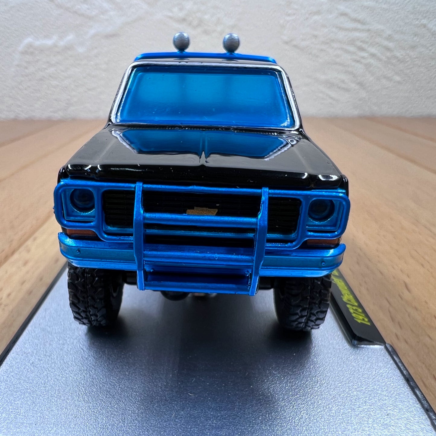 1/64 Scale 1973 Chevrolet Cheyenne Super 10 Truck Diecast Model Car