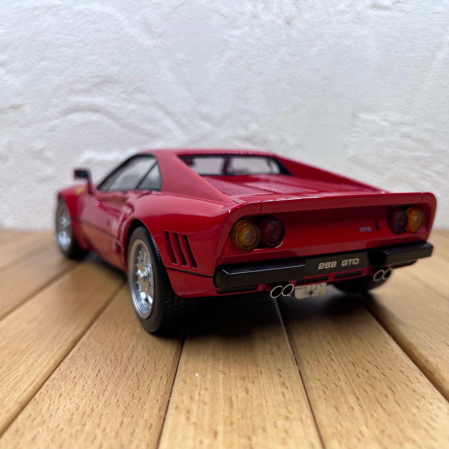 1/18 Scale 1985 Ferrari 288 GTO Diecast Model Car