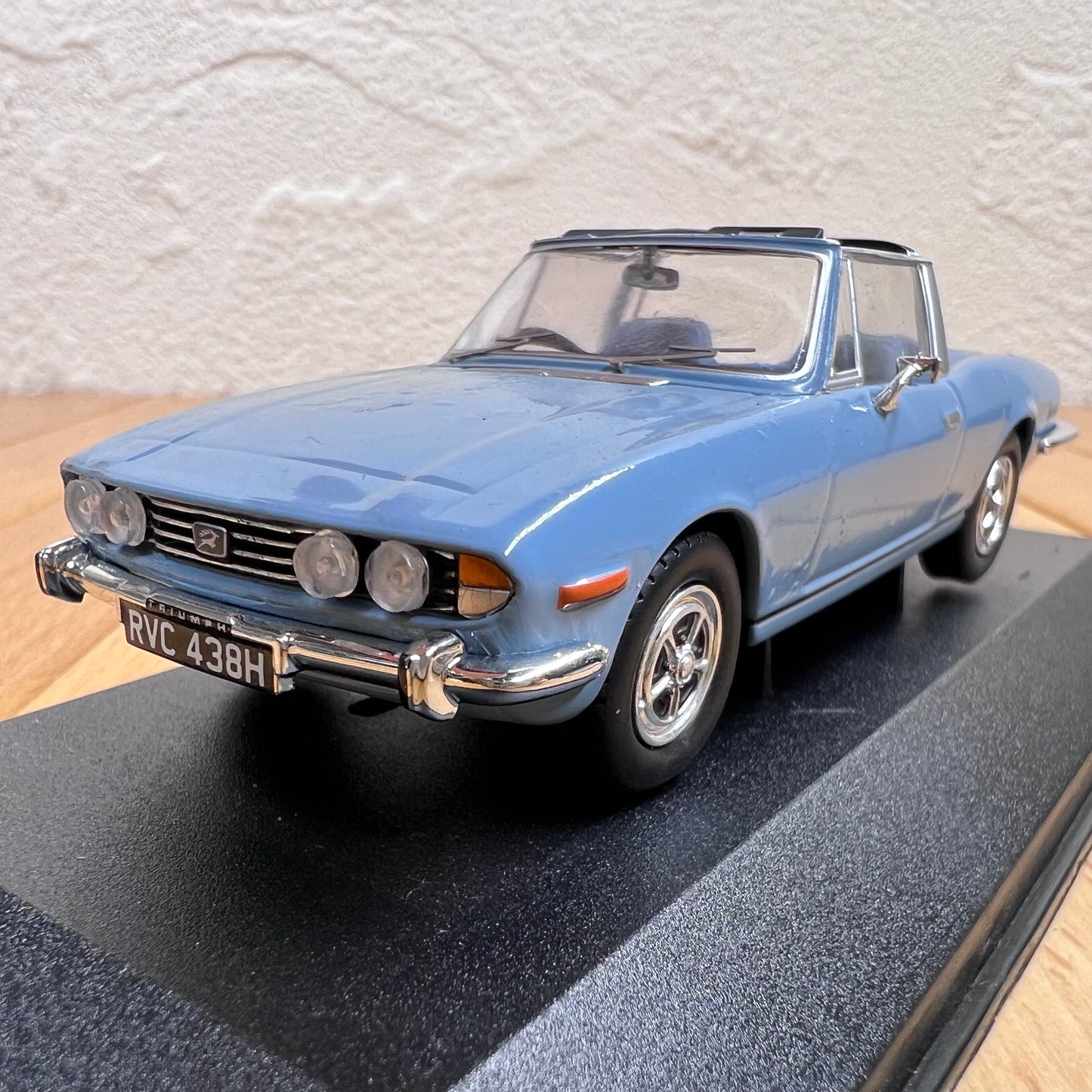 1/43 Scale 1970 Triumph Stag Sports Car Diecast Model