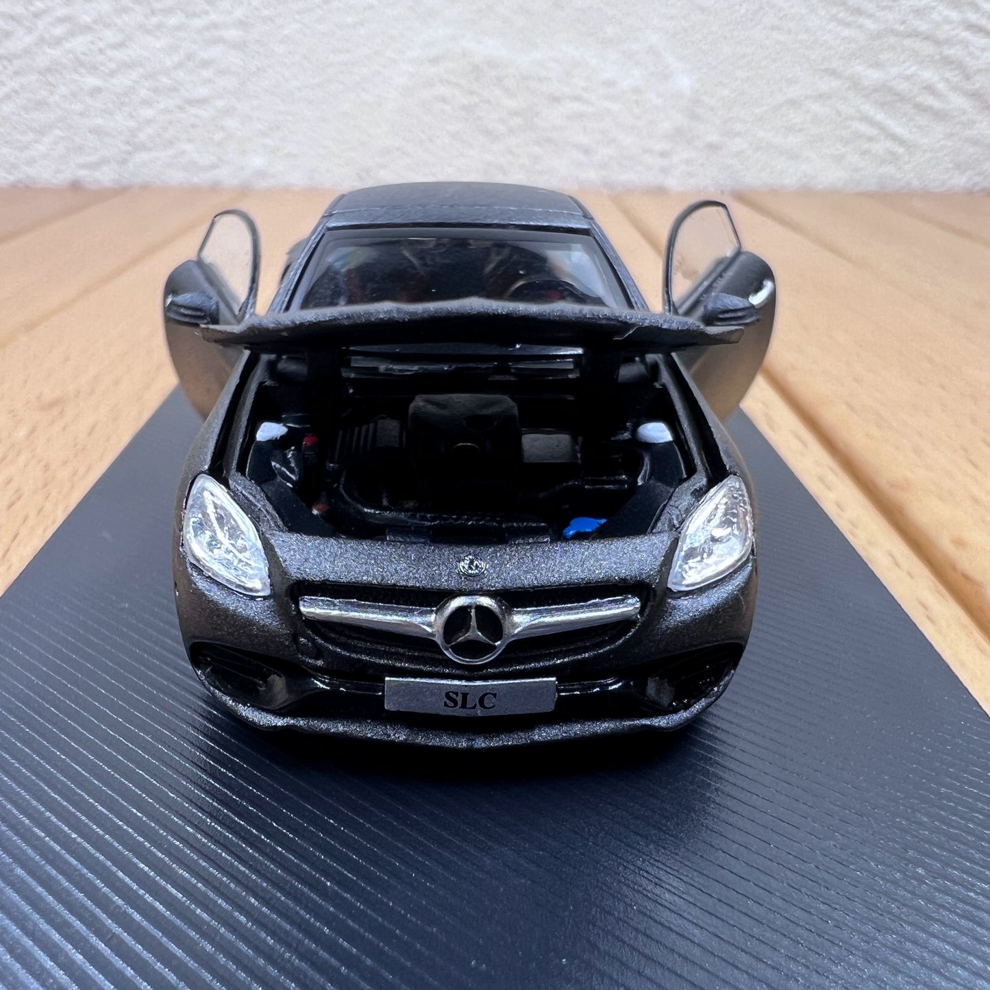 1/64 Scale Mercedes-Benz SLC-Class Diecast Model Car