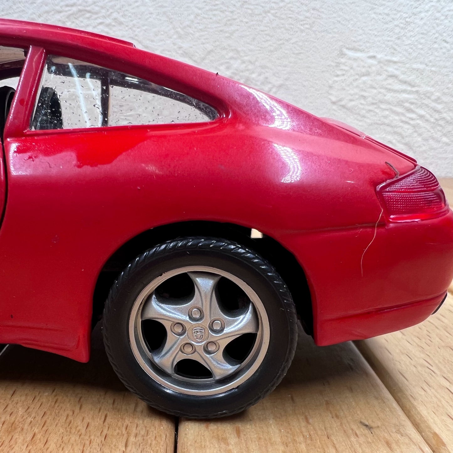 1/24 Scale Porsche 911 (996) Carrera Sports Car Diecast Model