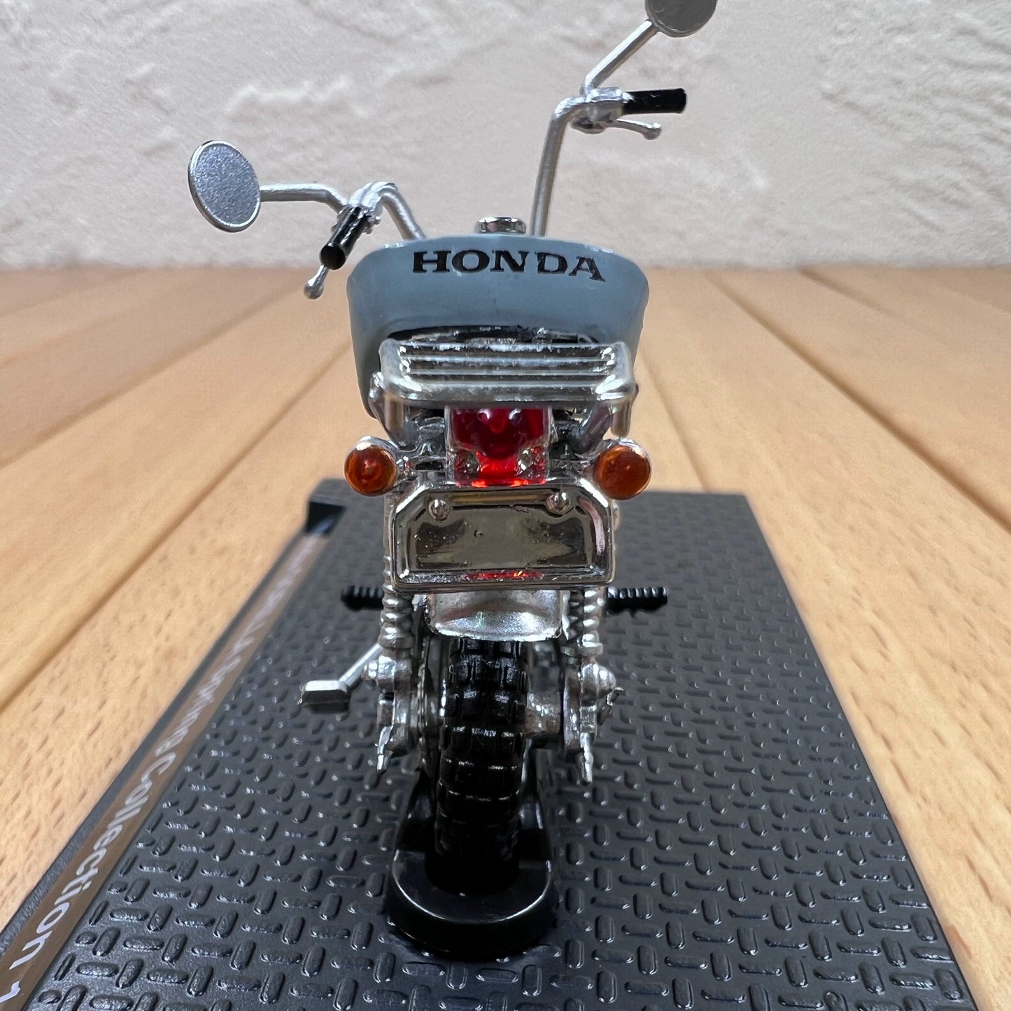 1/24 Scale 1999 Honda Gorilla Motorcycle Diecast Model