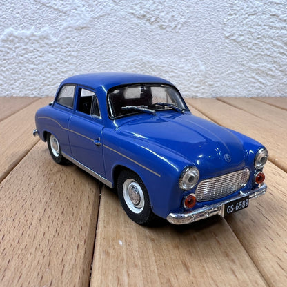 1/43 Scale FSO Syrena 104 Diecast Model Car