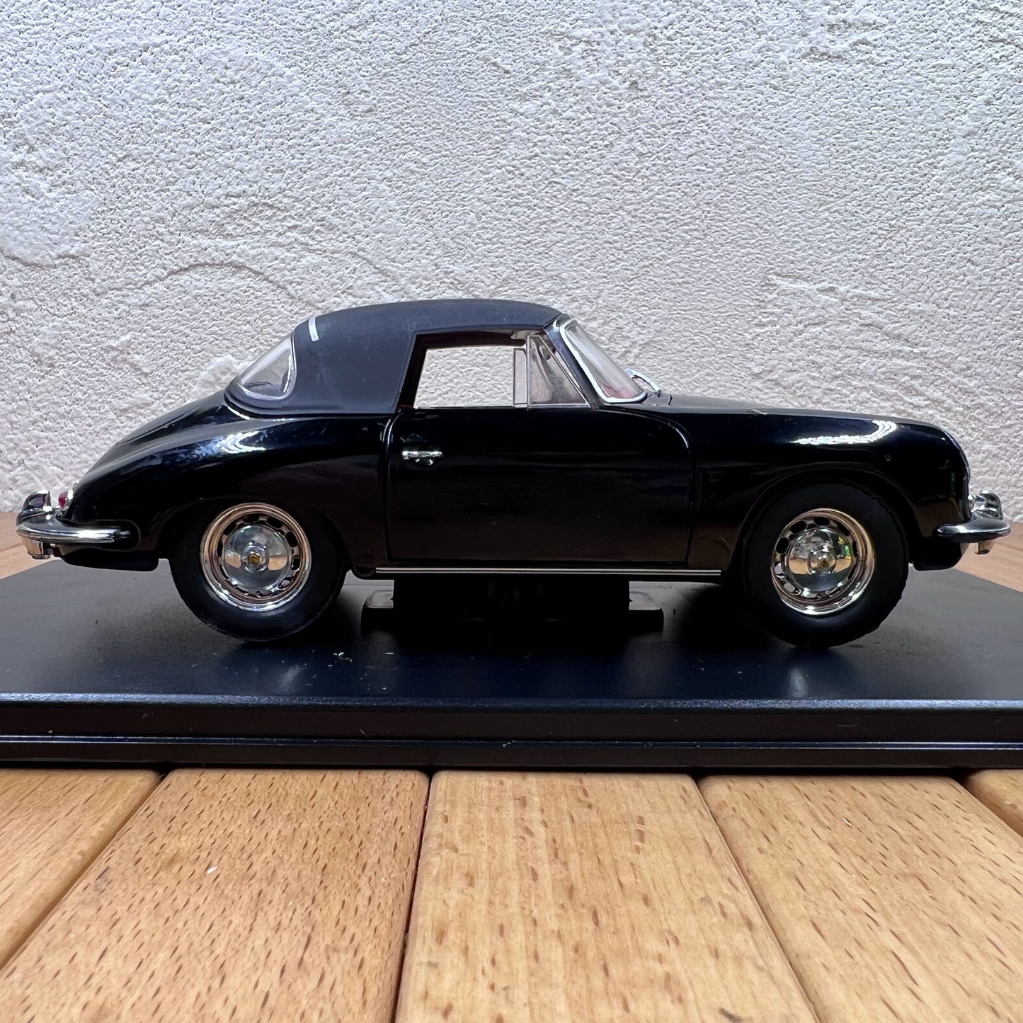 1/24 Scale Porsche 356 Sports Car Diecast Model