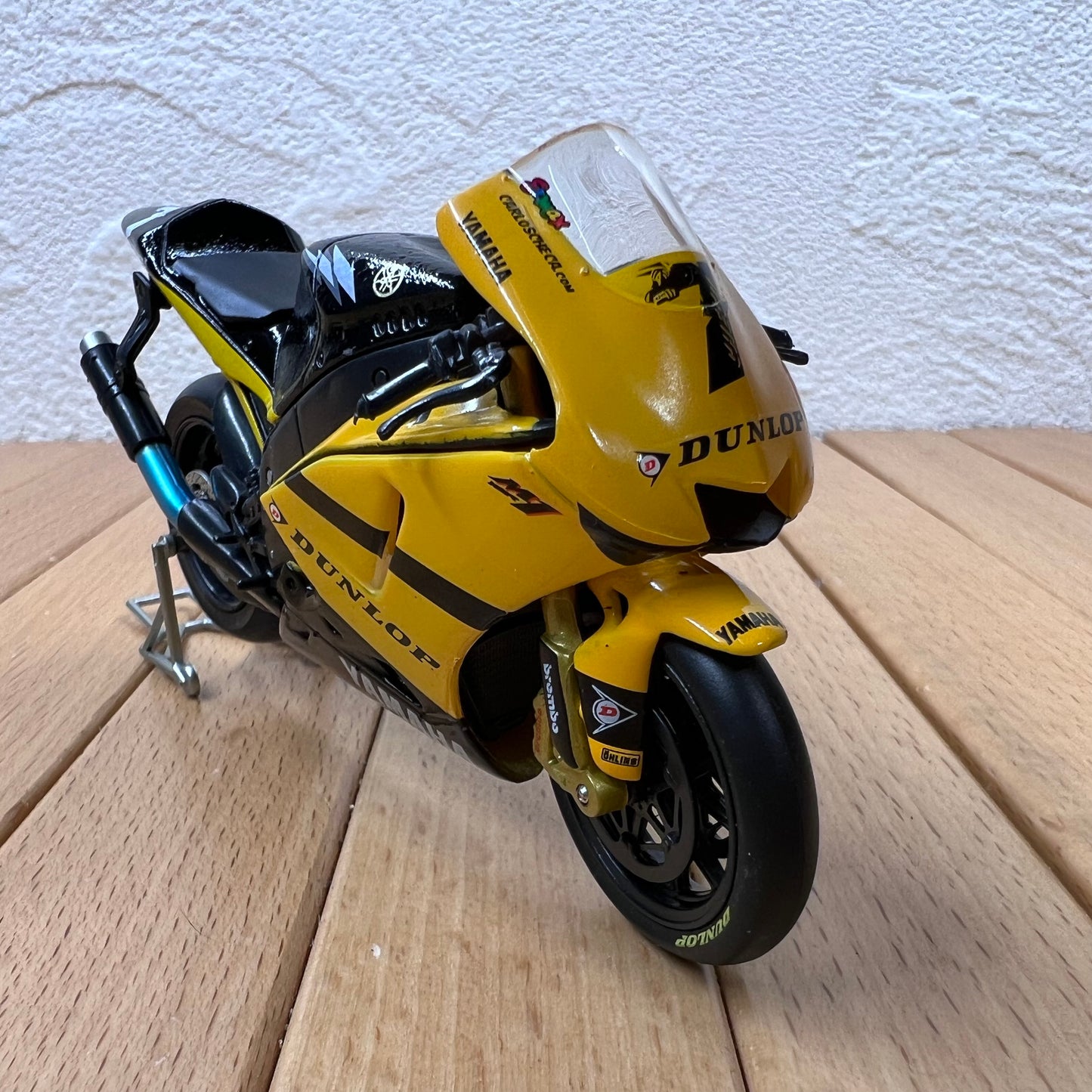 1/18 Scale 2006 Yamaha YZR-M1 Carlos Checa Diecast Model Motorcycle