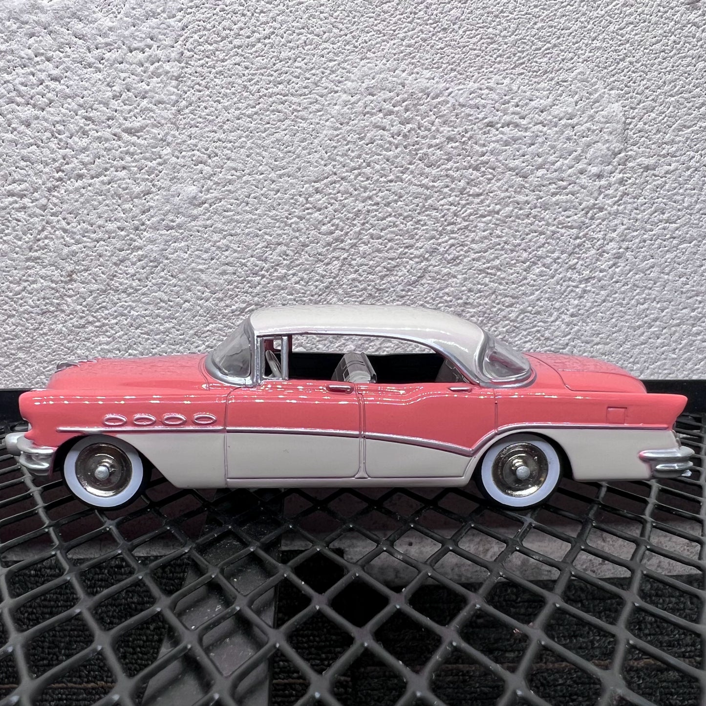 1/43 Scale Buick Roadmaster Diecast Model Car