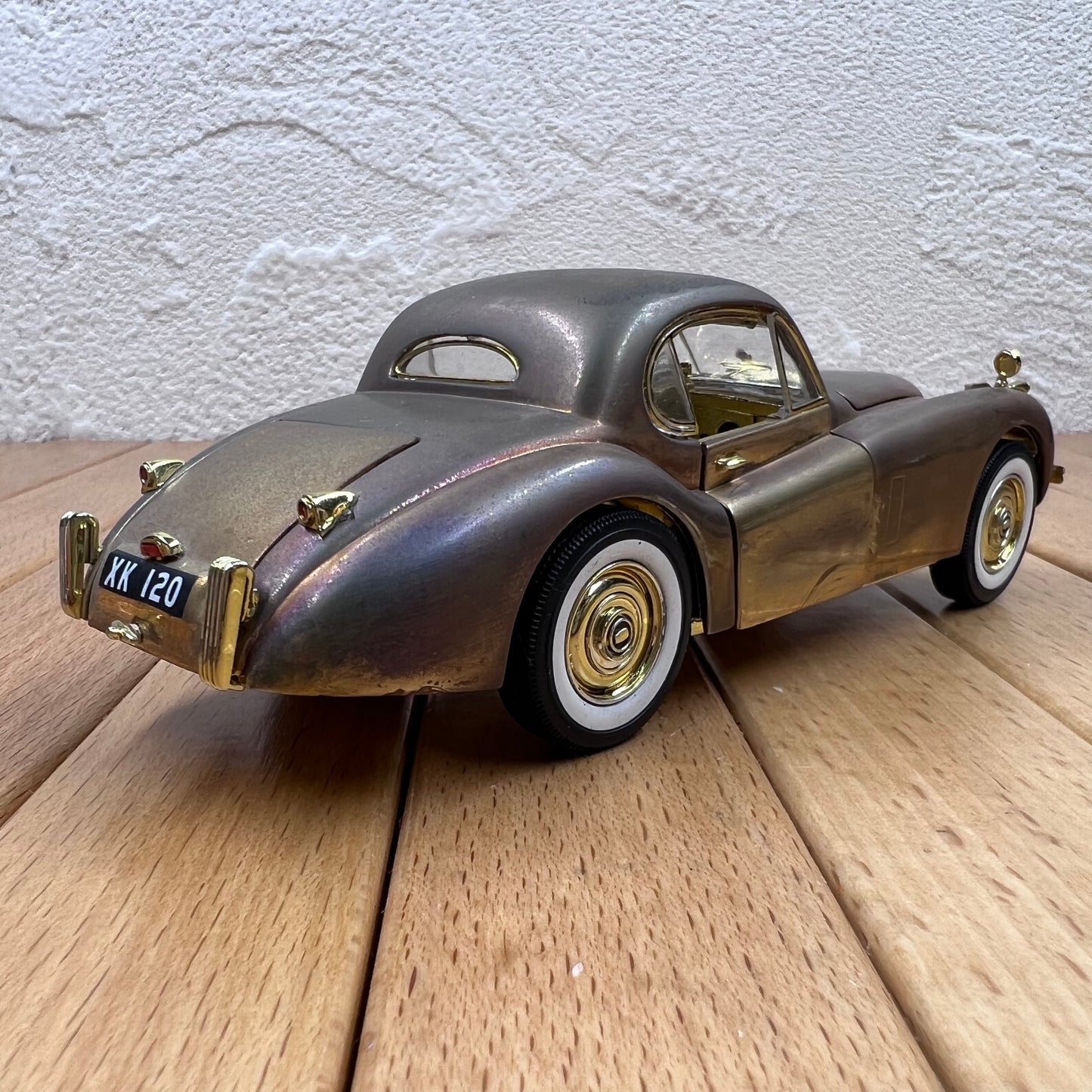 1/32 Scale 1949 Jaguar XK120 Diecast Model Car