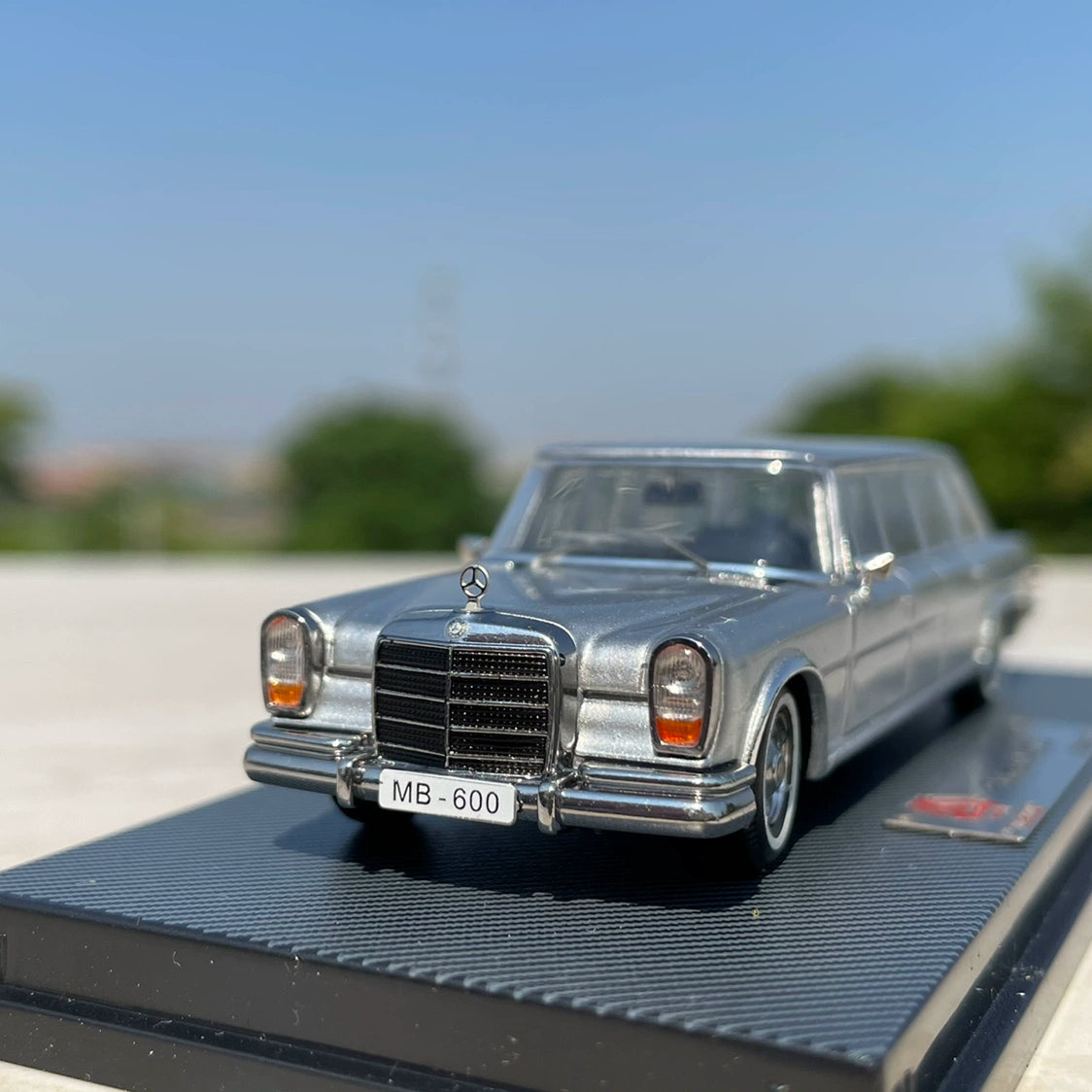 1/64 Scale Mercedes-Benz 600 W100 Pullman Limousine Diecast Model