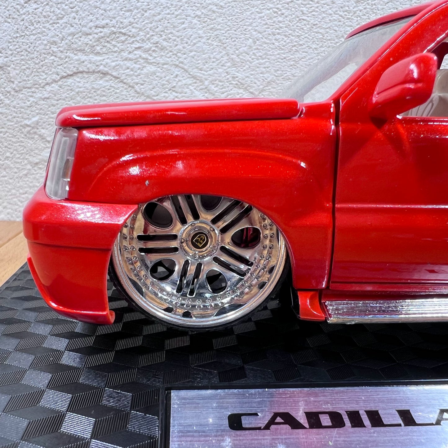 1/24 Scale Cadillac Escalade SUV Diecast Model Car