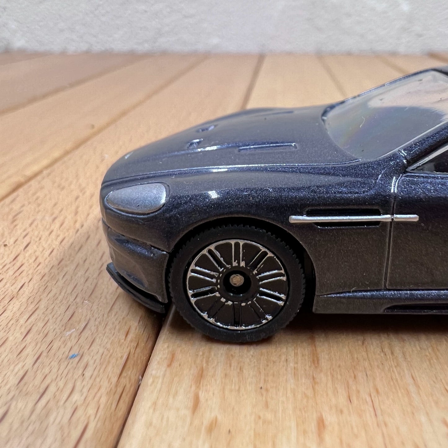 1/50 Scale Aston Martin DBS Diecast Model Car