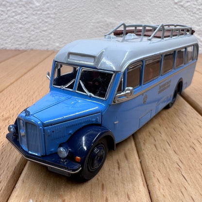 1/87 Scale Vintage Austria Bus Diecast Model