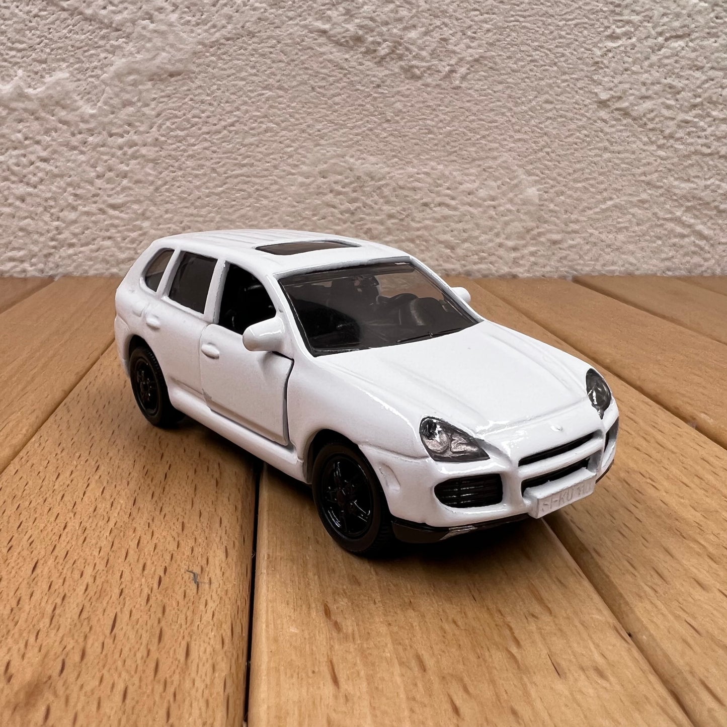 1/64 Scale Porsche Cayenne Turbo Diecast Model Car