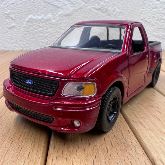 1/32 Scale 1999 Ford F-150 SVT Lightning Pickup Truck Diecast Model Car