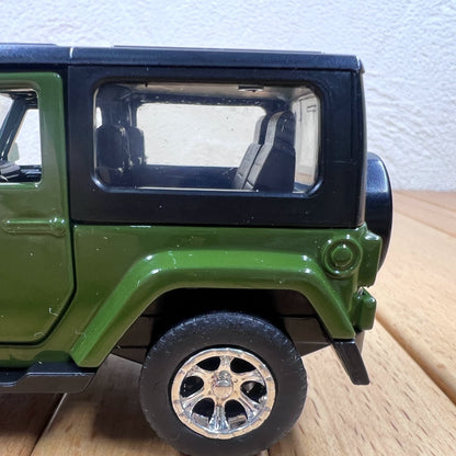 1/32 Scale Jeep Wrangler SUV Diecast Model Car