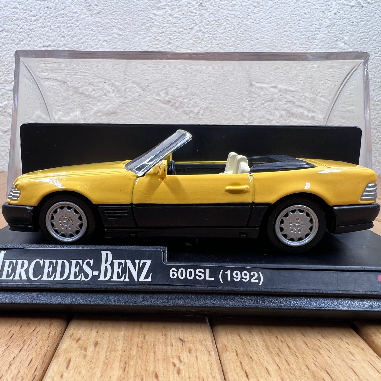 1/43 Scale 1992 Mercedes-Benz 600 SL Convertible Car Diecast Model