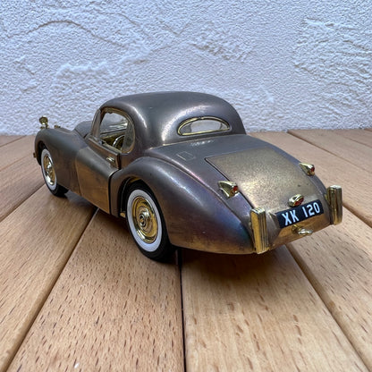 1/32 Scale 1949 Jaguar XK120 Diecast Model Car