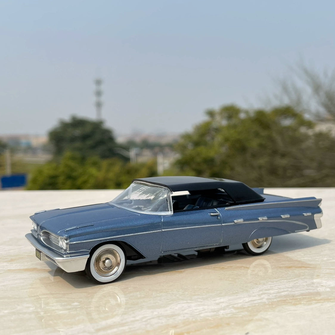 1/43 Scale Pontiac Bonneville Convertible Coupe Diecast Model Car