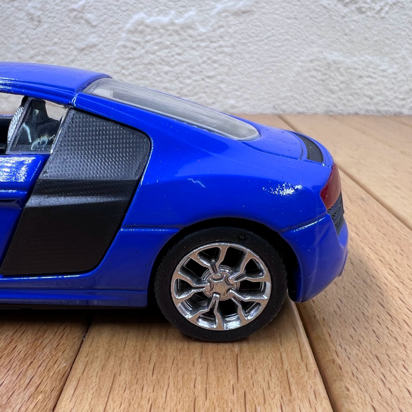 1/38 Scale Audi R8 V10 Sports Car Diecast Model