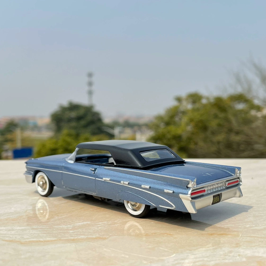 1/43 Scale Pontiac Bonneville Convertible Coupe Diecast Model Car