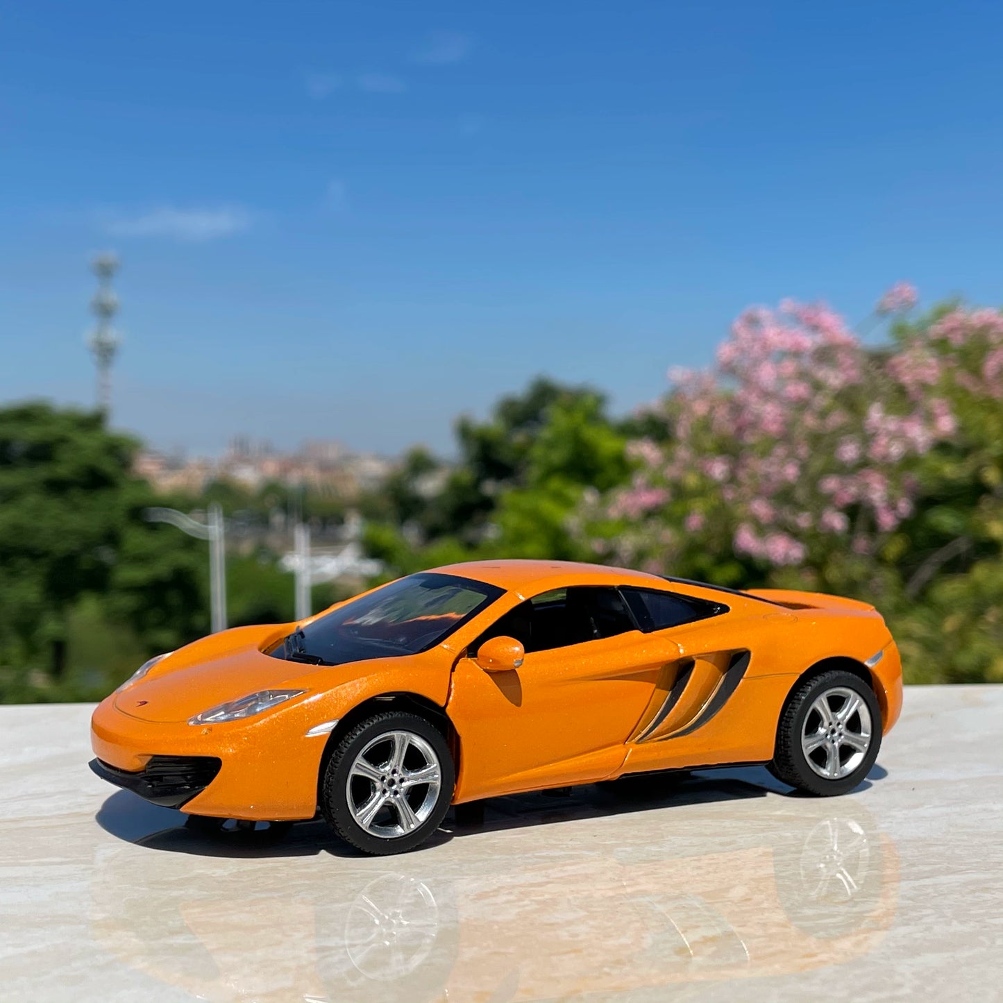 1/32 Scale McLaren MP4-12C Diecast Model Car