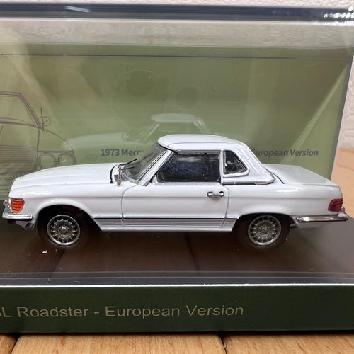 1/64 Scale 1973 Mercedes-Benz 450SL Vintage Sports Car Diecast Model