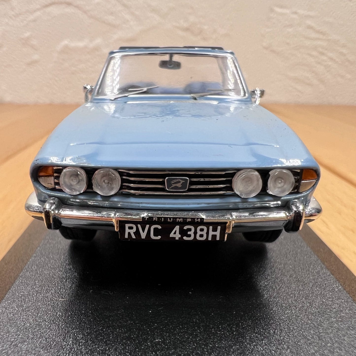 1/43 Scale 1970 Triumph Stag Sports Car Diecast Model