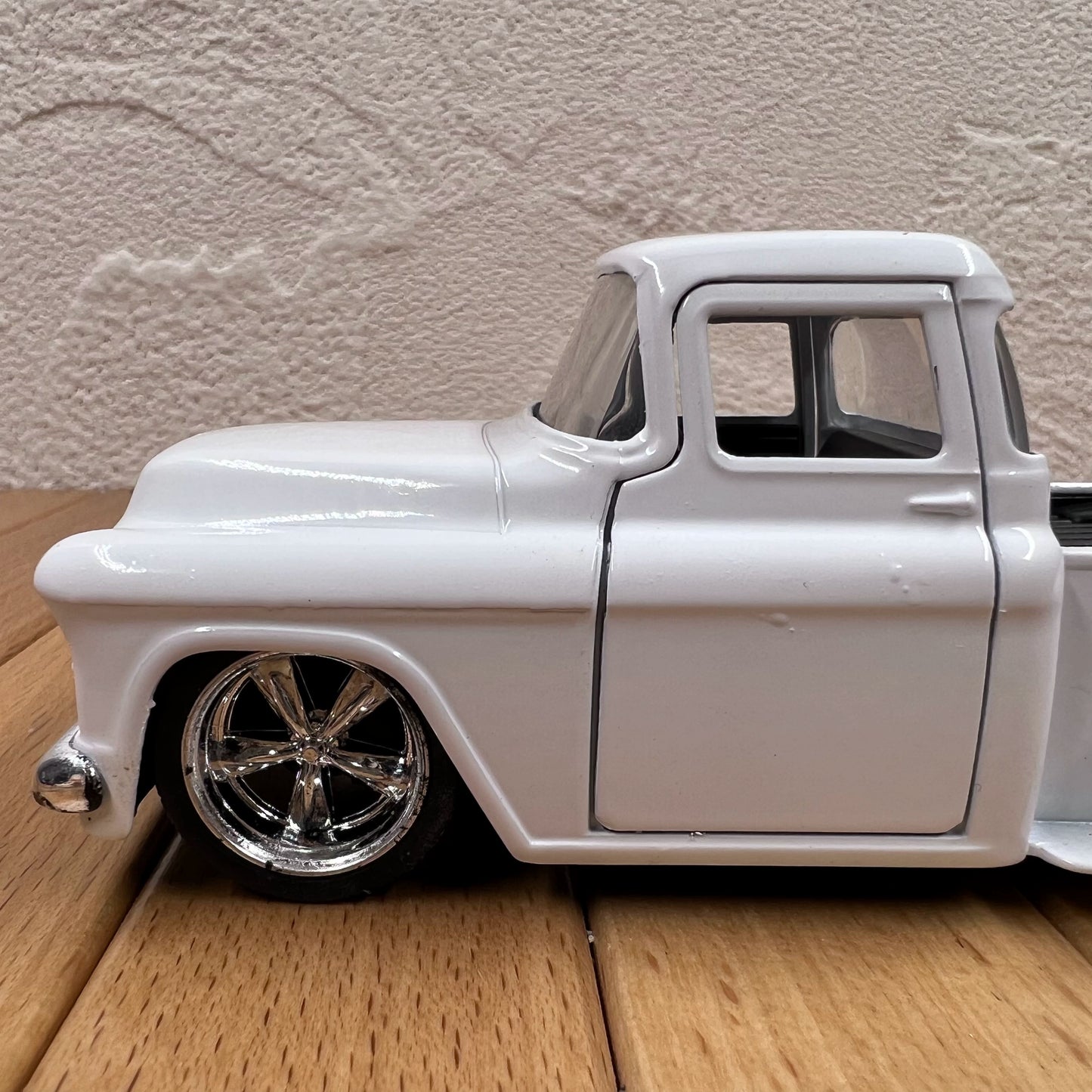 1/32 Scale 1955 Chevrolet Stepside Pickup Diecast Model Truck