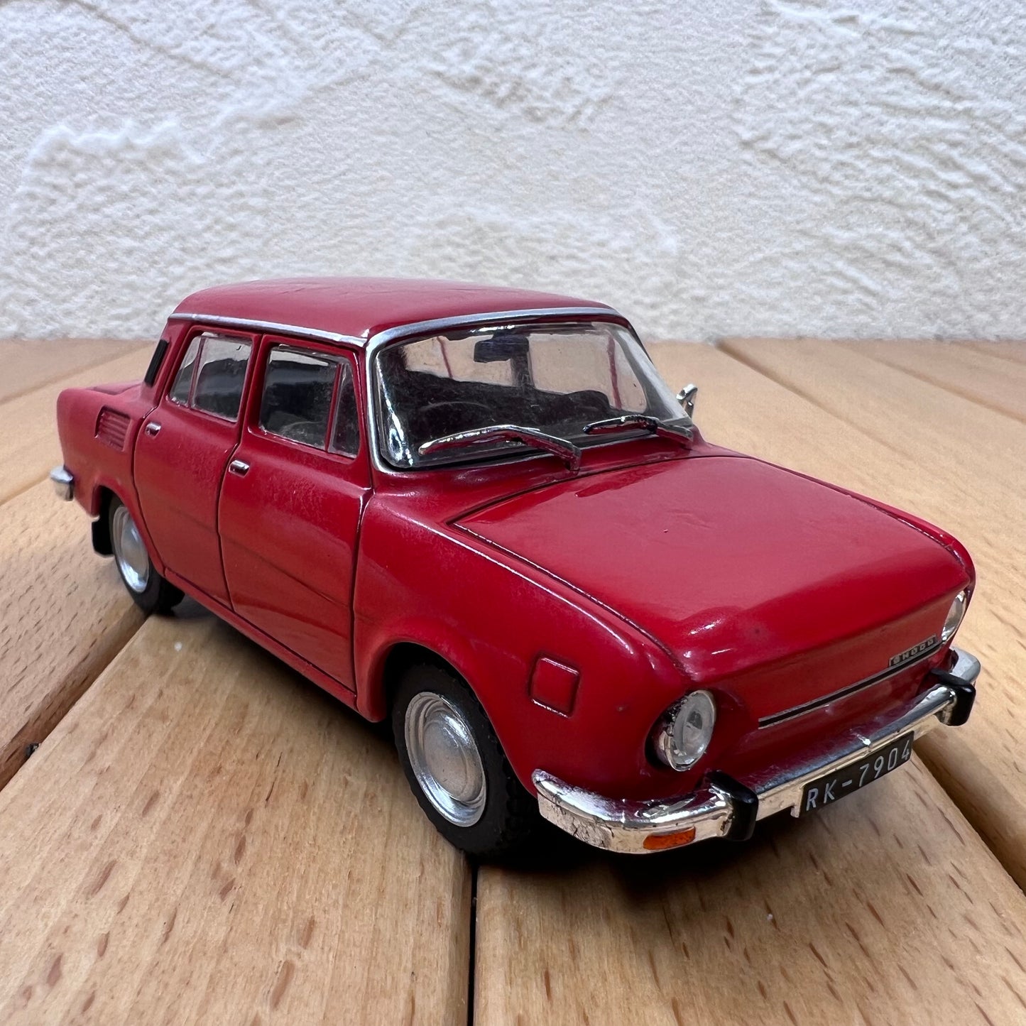 1/43 Scale 1975 Skoda 100 Diecast Model Car