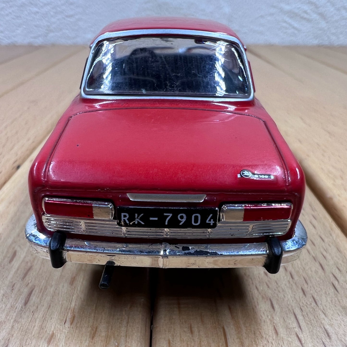 1/43 Scale 1975 Skoda 100 Diecast Model Car