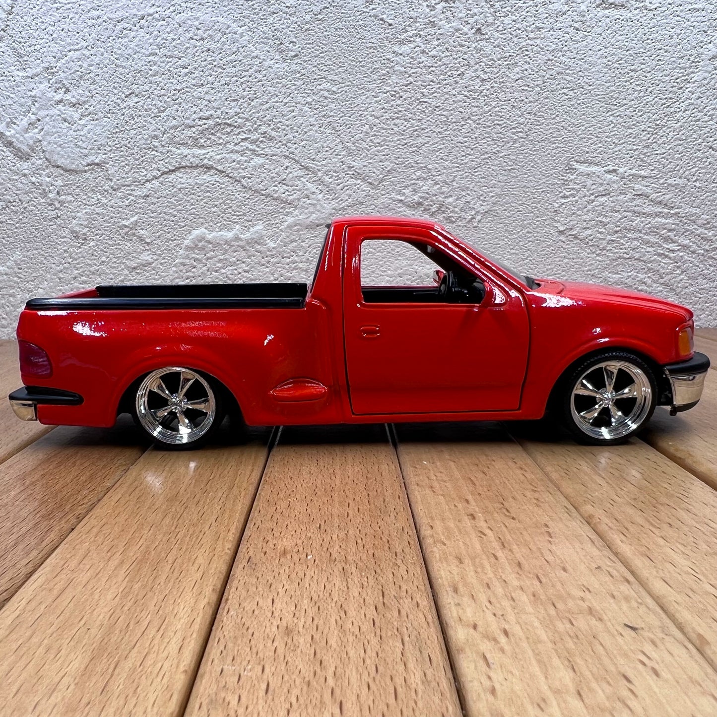 1/24 Scale 1998 Ford F-150 Truck Diecast Model