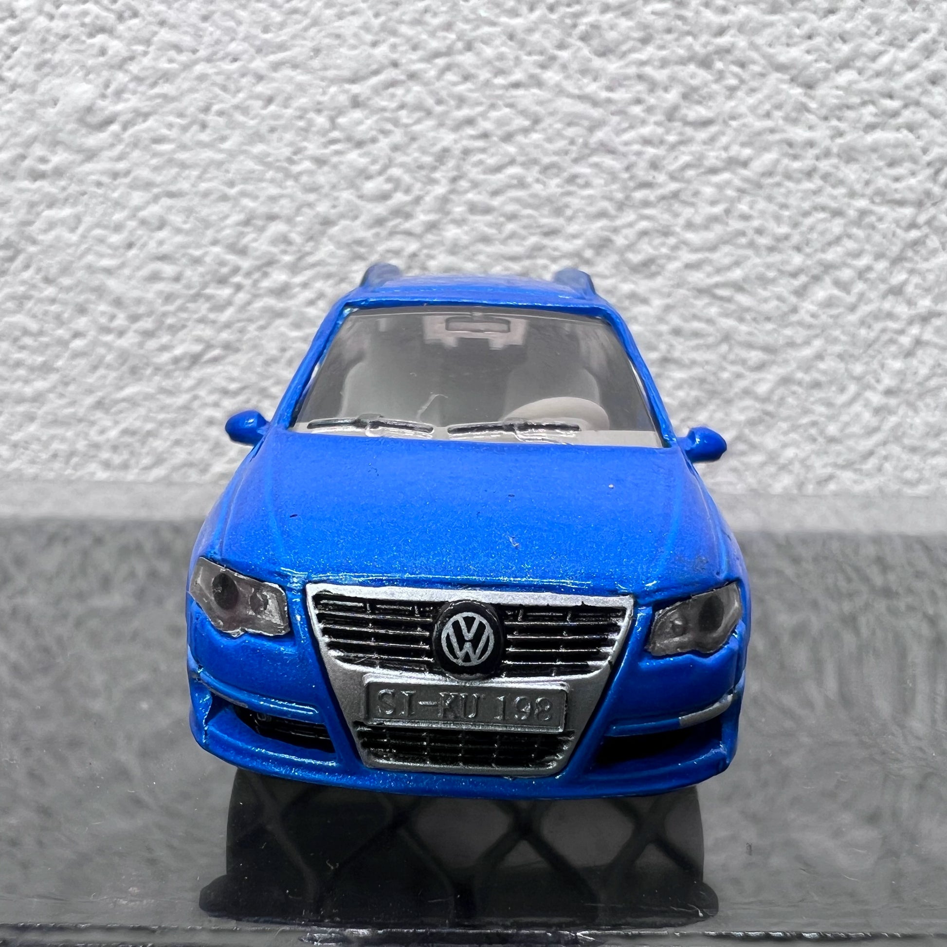 Vw passat cheap diecast model