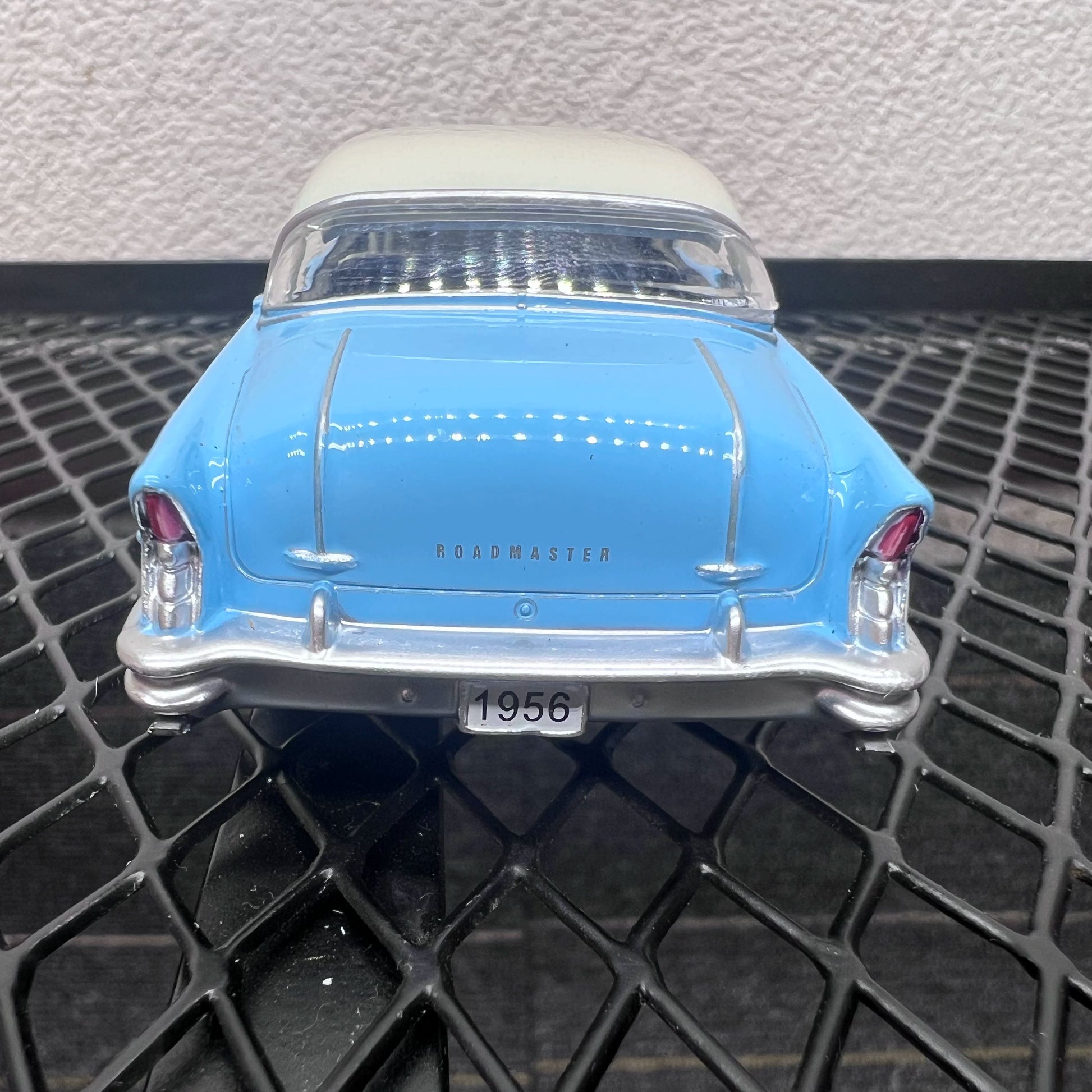 1/43 Scale Buick Roadmaster Diecast Model Car