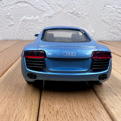 1/32 Scale Audi R8 Sports Car Diecast Model