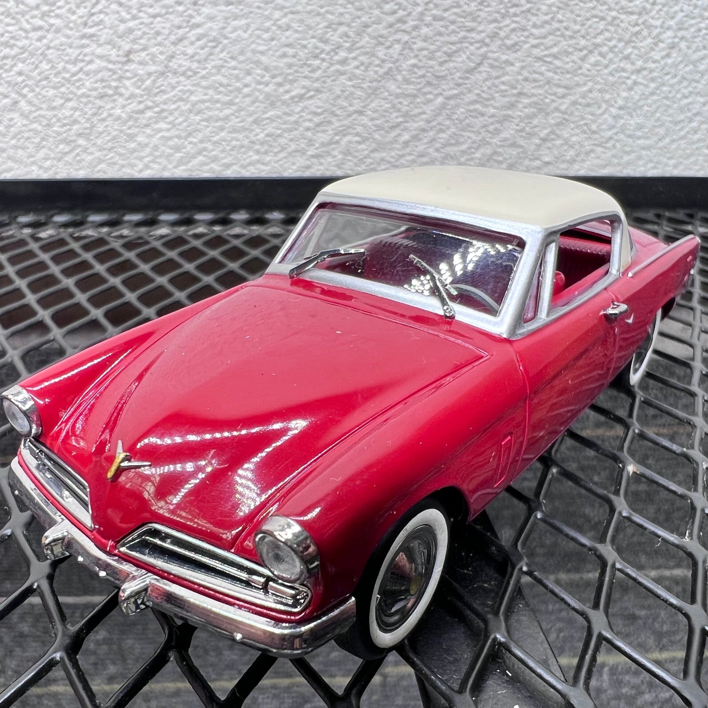 1/43 Scale 1953 Studebaker Commander Diecast Model Car