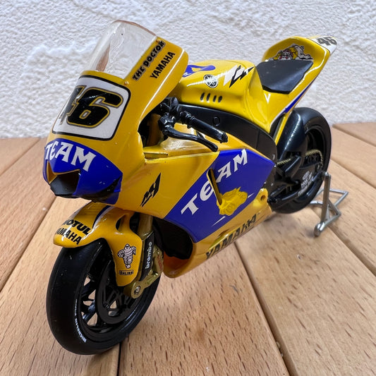 1/18 Scale 2006 Yamaha YZR-M1 Valentino Rossi Motorcycle Diecast Model