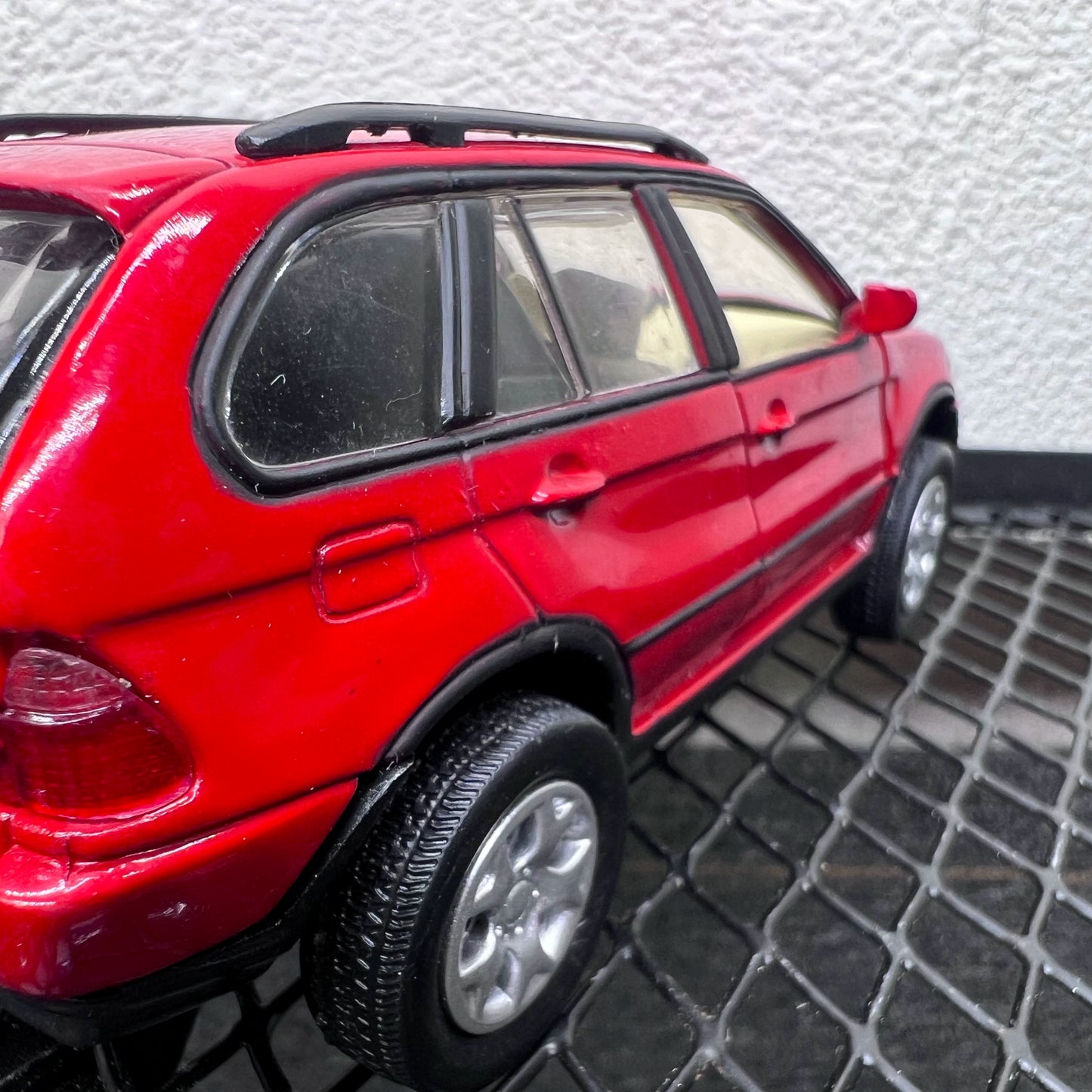 1/32 Scale BMW X5 SUV Diecast Model Car