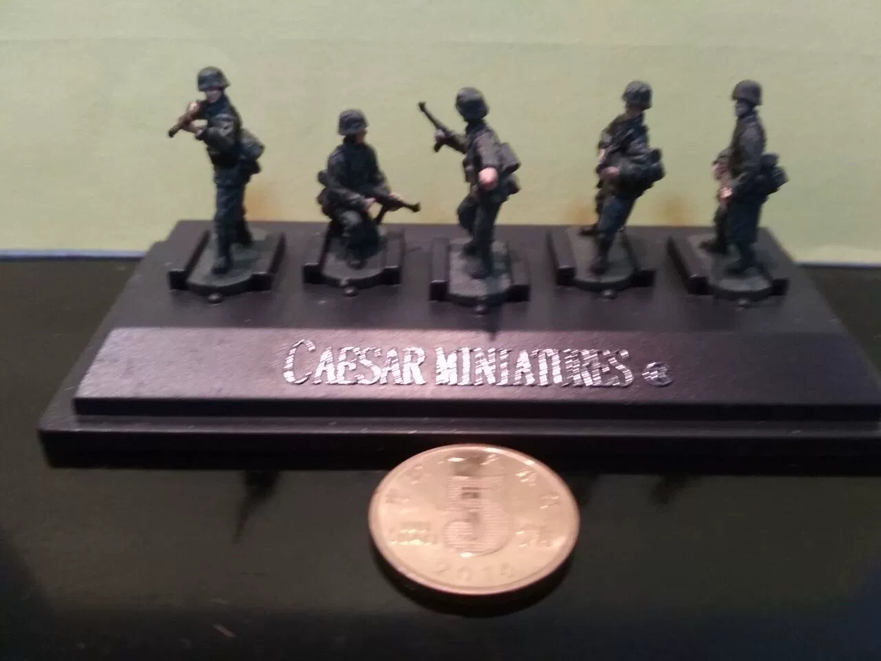 1/72 Scale WWII German Panzergrenadiers Set 5pcs Painted Figures Caesar Miniatures P802